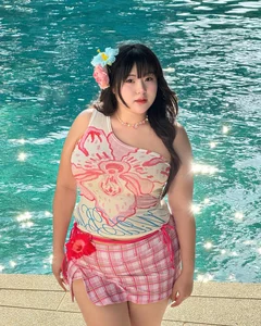 Embracing Curves: The Rise of Thailand's Body Positive Fashion Influencers - image 1