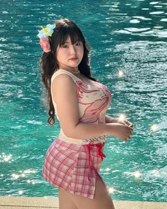 Embracing Curves: The Rise of Thailand's Body Positive Fashion Influencers - image 10