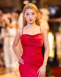 Influencer Louis Pham Sparks Social Media Buzz with Romantic New Couple Photos - image 9