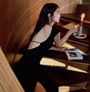 Elegant Backless Fashion Trends: The Ultimate Guide to Sensual Summer Style - image 10