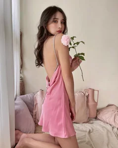 Elegant Backless Fashion Trends: The Ultimate Guide to Sensual Summer Style - image 9