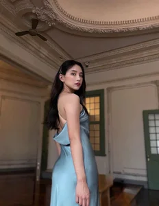 Elegant Backless Fashion Trends: The Ultimate Guide to Sensual Summer Style - image 11