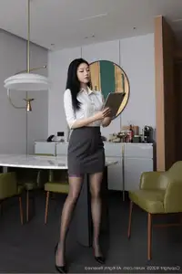 XiuRen No.10623 An Ran: Irresistible Allure of a Modern Office Lady in Seductive OL Attire - image 4