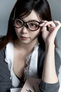 High-Fashion Aesthetics: YiTuYu Art Language Vol.7595 Featuring Carlee Shi 77 Ya - image 23
