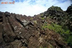 View Ganh Da Dia Dak Lak: Ancient Volcanic Wonder, Mystical Beauty Captivating Tourists - image 1