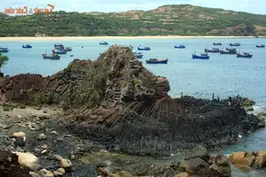 View Ganh Da Dia Dak Lak: Ancient Volcanic Wonder, Mystical Beauty Captivating Tourists - image 7