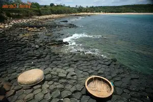 View Ganh Da Dia Dak Lak: Ancient Volcanic Wonder, Mystical Beauty Captivating Tourists - image 2