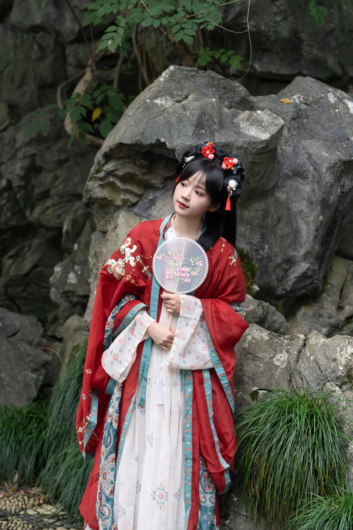 Capturing Charisma: Xiao Zhang Bu Pang in Art Language Vol.6472