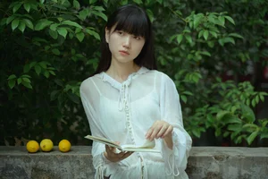 YiTuYu Art Language Vol.10086: Stunning 36P Photo Collection Featuring A Meng De Hu Ya - image 24