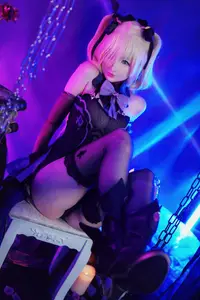 Unveiling the Mysterious Beauty of Fischl Genshin Impact through Coser Hidori Rose's Ultimate Transformation - image 7