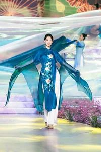 Miss Vietnam Icons Bao Ngoc, Tieu Vy, and Thanh Thuy Radiate Elegance in Traditional Ao Dai - image 5