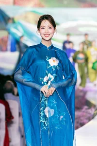 Miss Vietnam Icons Bao Ngoc, Tieu Vy, and Thanh Thuy Radiate Elegance in Traditional Ao Dai - image 4