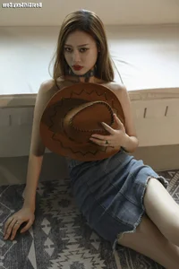 YiTuYu Art Language Vol.4106 Featuring Chenaling_cl: An Exploration of Contemporary Portraiture and Visual Aesthetic - image 1