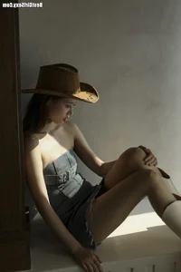 YiTuYu Art Language Vol.4106 Featuring Chenaling_cl: An Exploration of Contemporary Portraiture and Visual Aesthetic - image 3