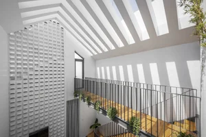 30+ Creative Skylight Designs for Modern Tube Houses: Enhancing Natural Light and Ventilation - image 12