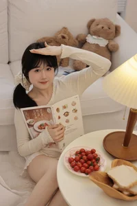 YiTuYu Art Language Vol.7118: Stunning Portraits of Xiao E Jiang Jiang Jiang - image 19