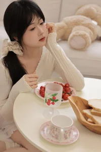 YiTuYu Art Language Vol.7118: Stunning Portraits of Xiao E Jiang Jiang Jiang - image 18