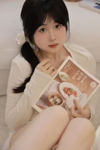 YiTuYu Art Language Vol.7118: Stunning Portraits of Xiao E Jiang Jiang Jiang - image 24