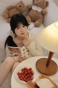 YiTuYu Art Language Vol.7118: Stunning Portraits of Xiao E Jiang Jiang Jiang - image 9