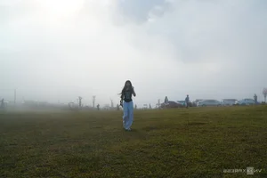 Experience the Magic of Cloud Hunting: A Breathtaking Escape to Vietnam's Lush Green Highlands and Rolling Sea of Clouds - image 2
