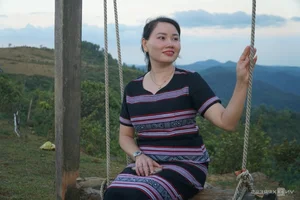 Experience the Magic of Cloud Hunting: A Breathtaking Escape to Vietnam's Lush Green Highlands and Rolling Sea of Clouds - image 3