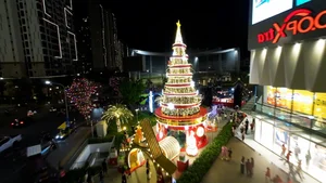 Vinhomes Grand Park at Night: A Shimmering Urban Oasis in Ho Chi Minh City - image 9