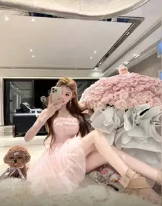 Chinese Hot Girl's Stunning Beauty & 20 Billion VND Luxury Car: Is It a Boyfriend's Gift? - image 1