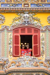 Fashion and Heritage: Vu Ngoc and Son's Artistic Journey Through Hue - image 5