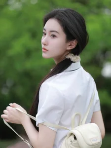 The New Xiao Long Nu: 24-Year-Old Actress Takes on the Iconic Martial Arts Role - image 8