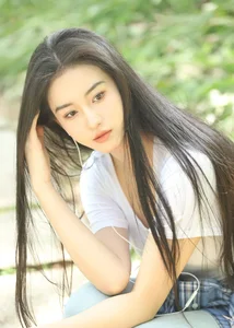 The New Xiao Long Nu: 24-Year-Old Actress Takes on the Iconic Martial Arts Role - image 7