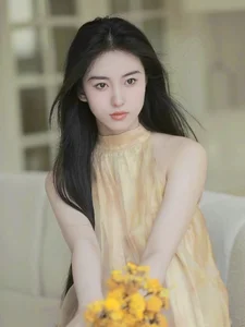The New Xiao Long Nu: 24-Year-Old Actress Takes on the Iconic Martial Arts Role - image 5