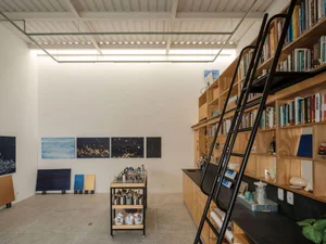 Innovative Art Studio Design: Maximizing Creativity on a 7x28m Urban Plot - image 10