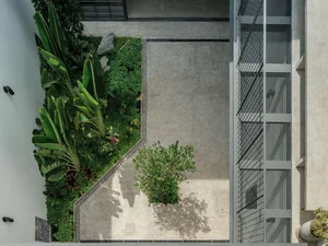 Innovative Art Studio Design: Maximizing Creativity on a 7x28m Urban Plot - image 18