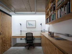 Innovative Art Studio Design: Maximizing Creativity on a 7x28m Urban Plot - image 8