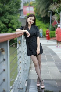 Elegant Outdoor Photography: Xiao Jie in the IESS Beauty on the Bridge Series - image 68