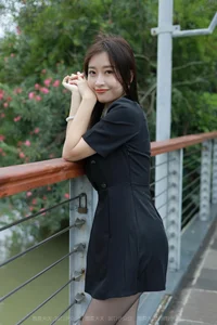 Elegant Outdoor Photography: Xiao Jie in the IESS Beauty on the Bridge Series - image 79