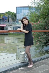 Elegant Outdoor Photography: Xiao Jie in the IESS Beauty on the Bridge Series - image 56