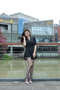Elegant Outdoor Photography: Xiao Jie in the IESS Beauty on the Bridge Series - image 42