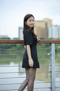 Elegant Outdoor Photography: Xiao Jie in the IESS Beauty on the Bridge Series - image 14