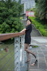 Elegant Outdoor Photography: Xiao Jie in the IESS Beauty on the Bridge Series - image 23