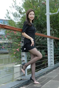 Elegant Outdoor Photography: Xiao Jie in the IESS Beauty on the Bridge Series - image 89