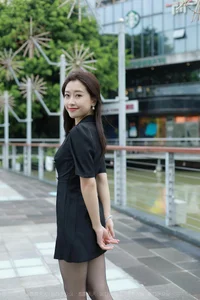 Elegant Outdoor Photography: Xiao Jie in the IESS Beauty on the Bridge Series - image 39