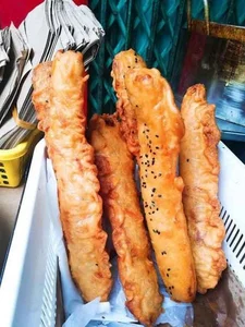 Striker Nguyễn Xuân Son Shares His Favorite Rich and Savory Vietnamese Street Food Delicacies - image 3