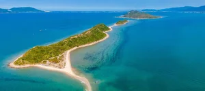 Discover the Magical Sandbar Path of Diep Son Island in Khanh Hoa - image 4