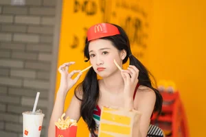 Sophisticated Portraits: YiTuYu Art Language Vol.7486 Cheng Zi Shu - image 0