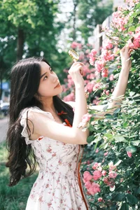 YiTuYu Art Language Vol.7101 Featuring the Elegant Jing Jing Jing - image 1