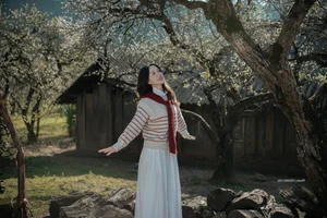 Springtime Magic in Moc Chau: Exploring the White Plum Blossom Valleys of Na Ka and Mu Nau for the Perfect Travel Photos - image 1