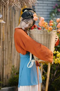 YiTuYu Art Language Vol.8054: A Captivating Visual Journey with Model Xian Lu - image 1