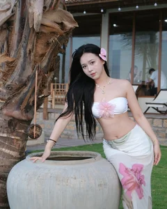 Bikini Race 2025: Influencers Heat Up the Summer With Bold Looks - image 6