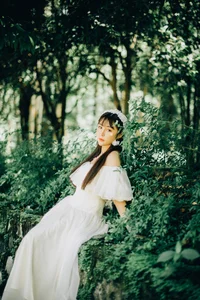 Captivating Visuals in YiTuYu Art Language Vol.6140 Showcasing Kure Suo Wei - image 15